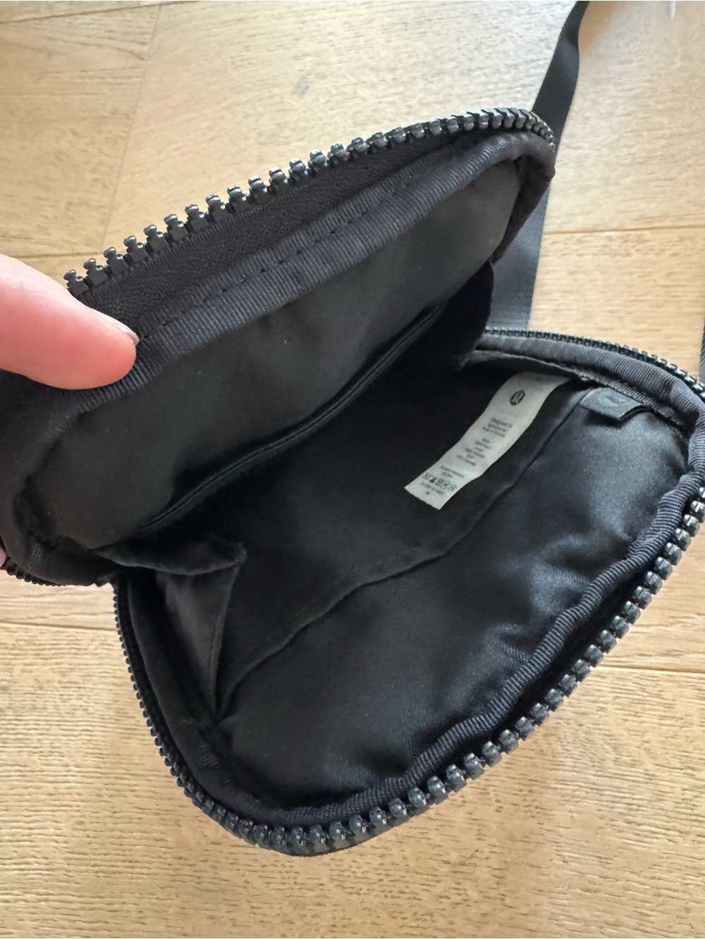 Lululemon Athletica Easy Access Unisex Crossbody Bag 1.5L - Picture 8 of 12
